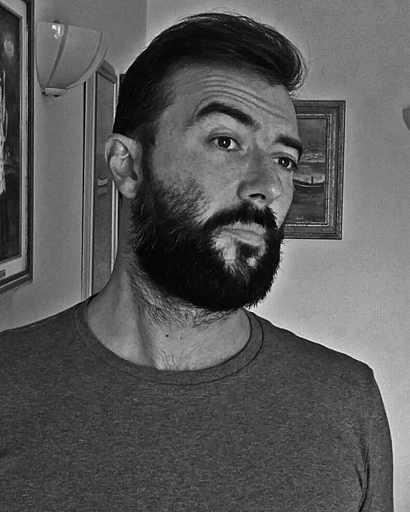 Flavio Rosati, docente di Imprenditore fumettista e presidente di ai